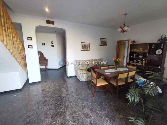 Image No.3-6 Bed House for sale