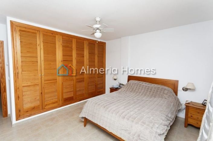 Image No.12-4 Bed Villa for sale