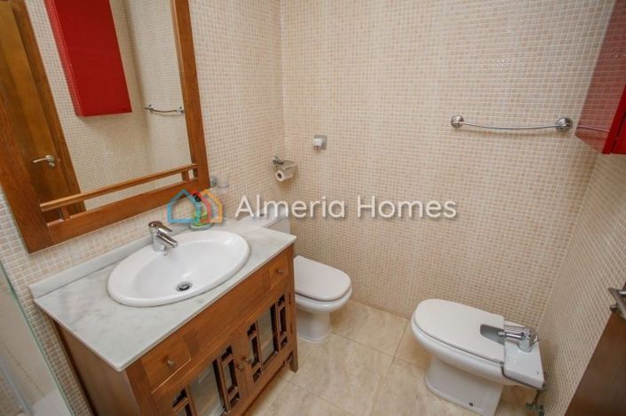 Image No.11-2 Bed Apartment for sale