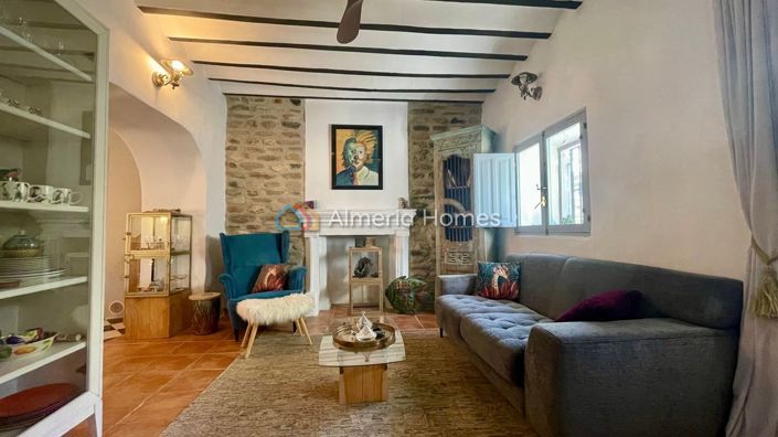 Image No.10-4 Bed Country House for sale