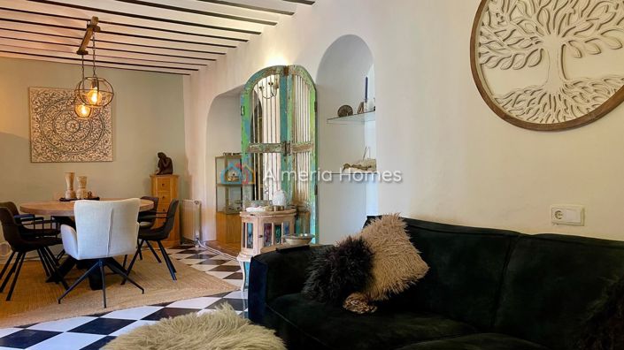 Image No.12-4 Bed Country House for sale