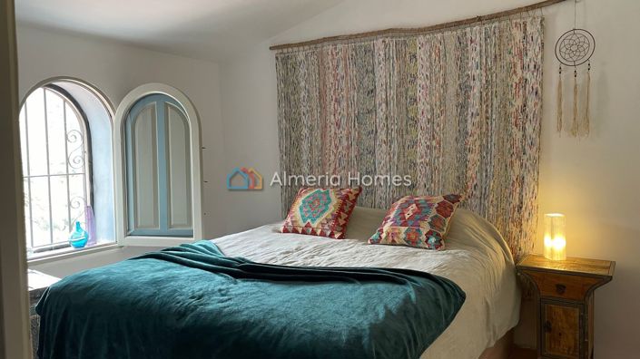 Image No.15-4 Bed Country House for sale