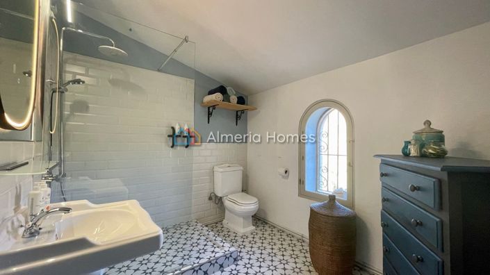 Image No.16-4 Bed Country House for sale