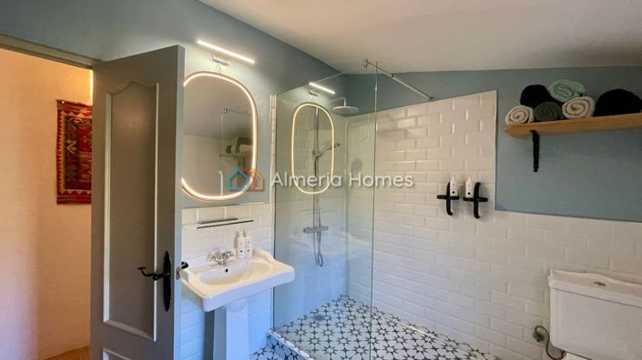 Image No.17-4 Bed Country House for sale