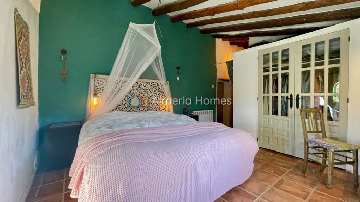 Image No.18-4 Bed Country House for sale