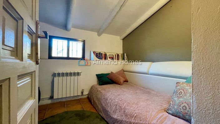 Image No.19-4 Bed Country House for sale