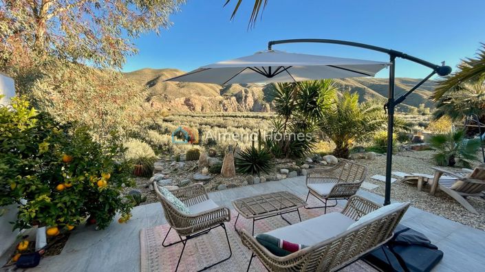 Image No.2-4 Bed Country House for sale