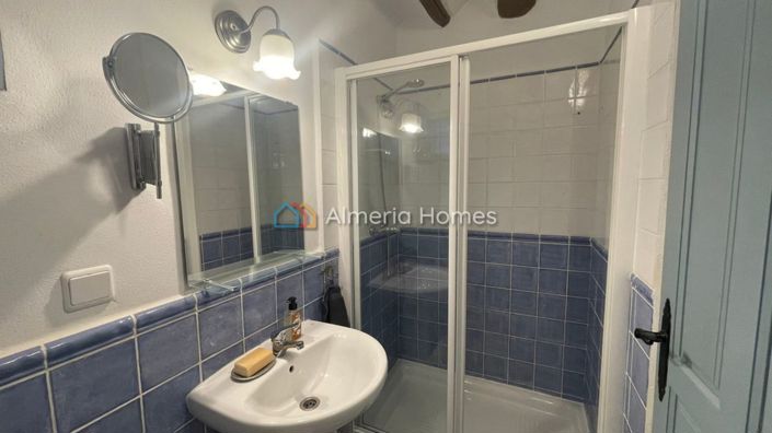 Image No.23-4 Bed Country House for sale