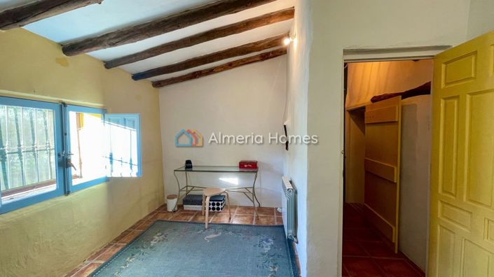 Image No.25-4 Bed Country House for sale