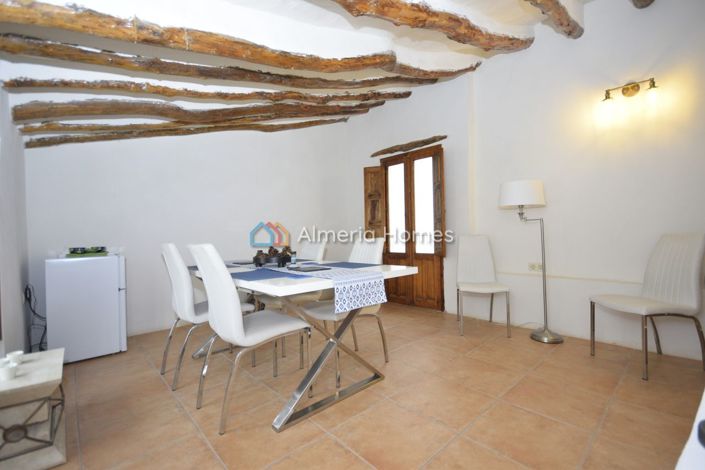 Image No.11-3 Bed Townhouse for sale