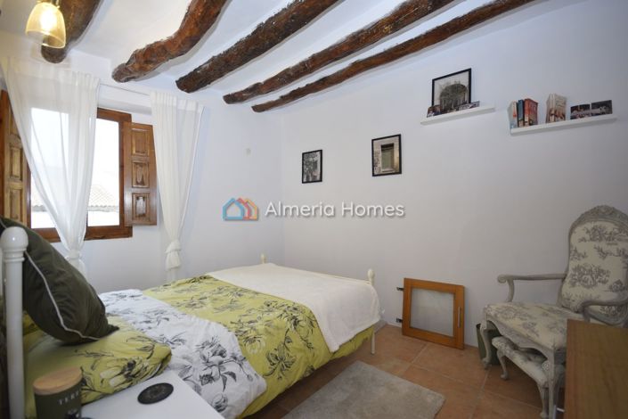 Image No.17-3 Bed Townhouse for sale