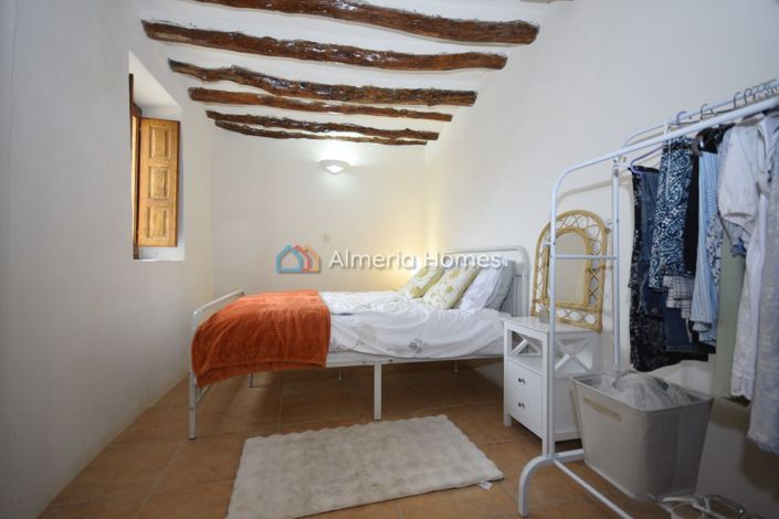 Image No.19-3 Bed Townhouse for sale