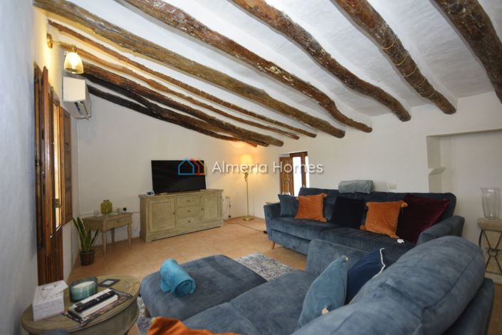 Image No.6-3 Bed Townhouse for sale