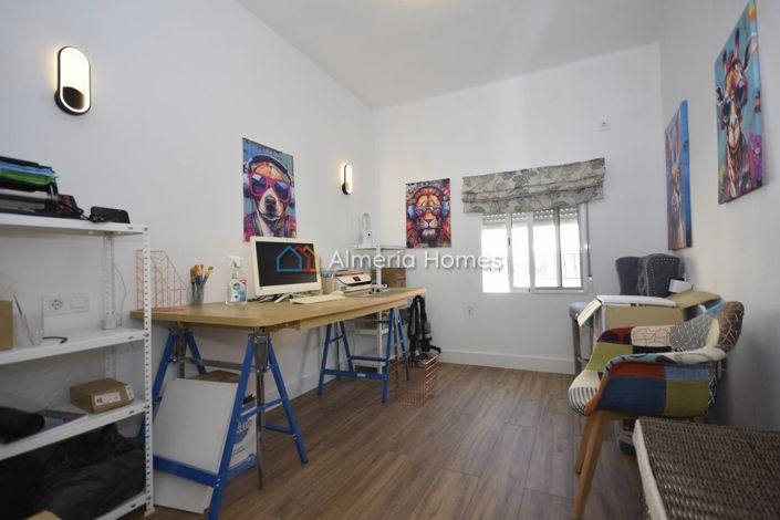 Image No.12-3 Bed Townhouse for sale