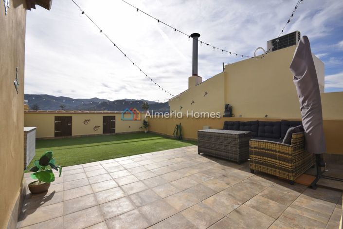 Image No.14-3 Bed Townhouse for sale