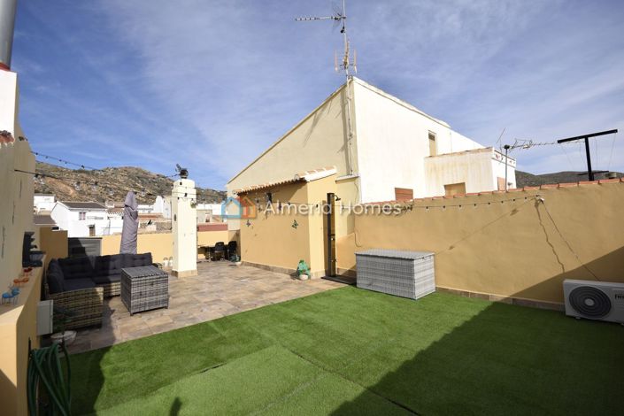 Image No.19-3 Bed Townhouse for sale