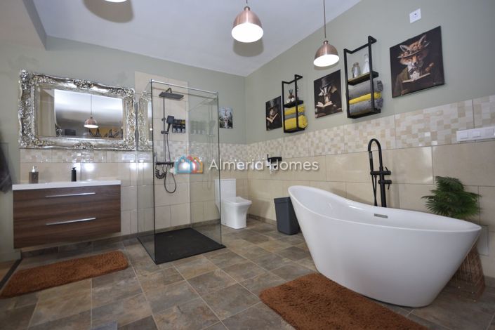 Image No.9-3 Bed Townhouse for sale