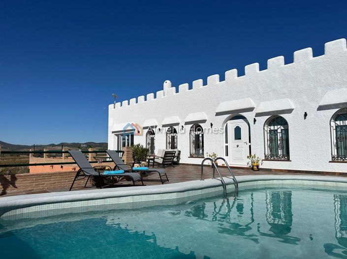 Image No.3-4 Bed Villa for sale