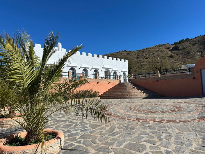 Image No.27-4 Bed Villa for sale