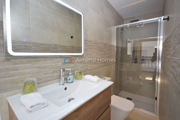 Image No.10-4 Bed Villa for sale