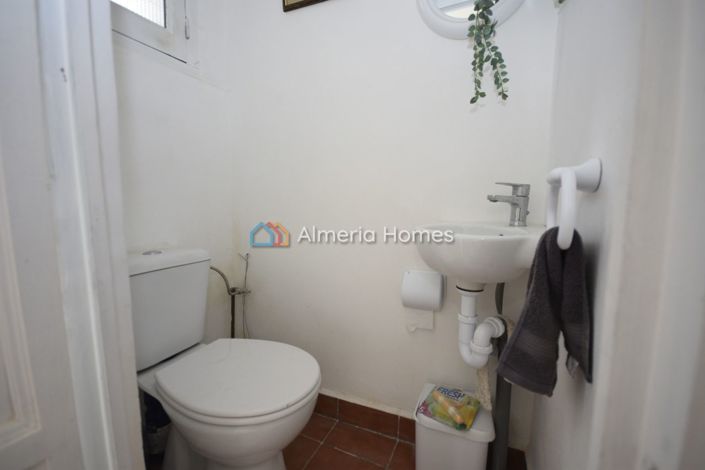 Image No.11-2 Bed Country House for sale