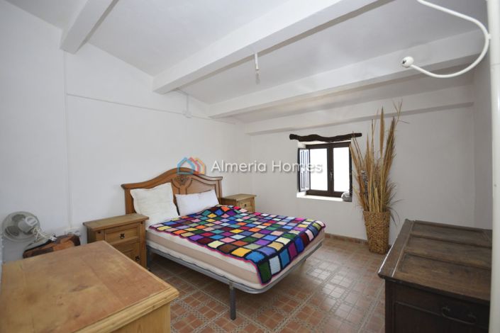 Image No.14-2 Bed Country House for sale