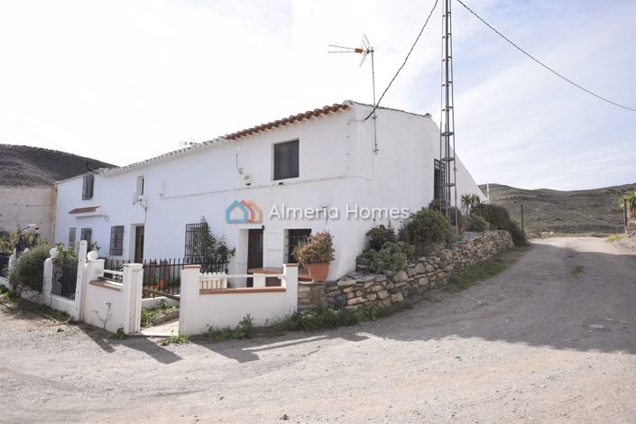 Image No.3-2 Bed Country House for sale