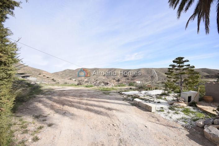 Image No.22-2 Bed Country House for sale