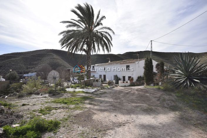 Image No.25-2 Bed Country House for sale