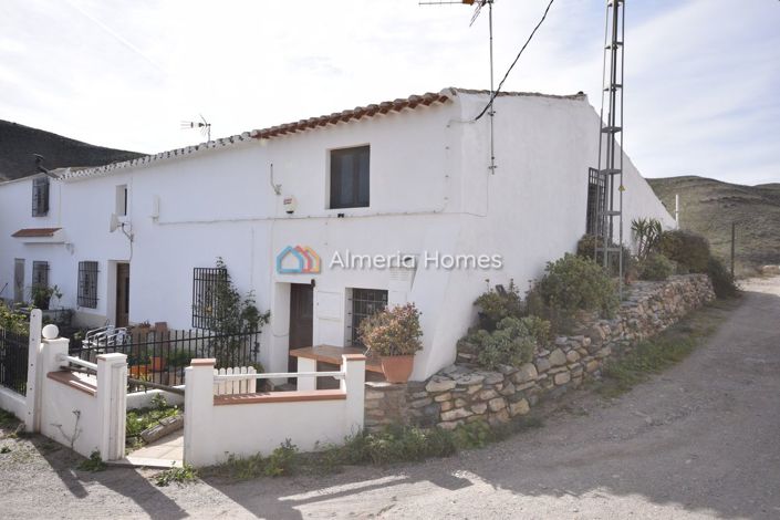 Image No.4-2 Bed Country House for sale