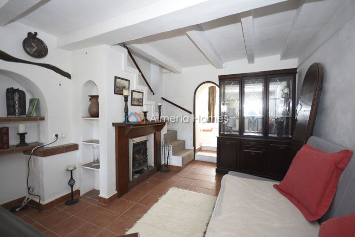 Image No.7-2 Bed Country House for sale