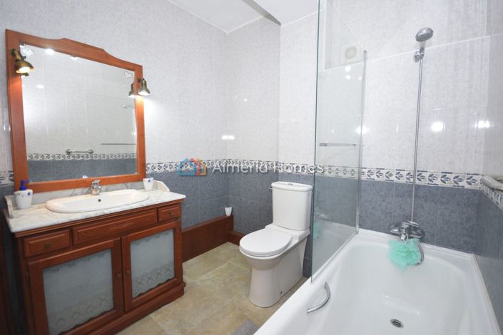 Image No.25-4 Bed Villa for sale