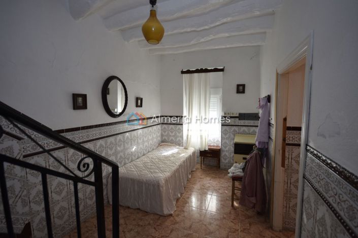 Image No.12-3 Bed Townhouse for sale