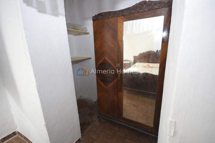 Image No.15-3 Bed Townhouse for sale