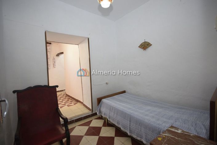 Image No.16-3 Bed Townhouse for sale