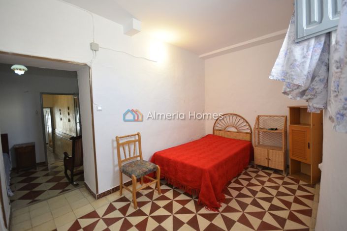 Image No.17-3 Bed Townhouse for sale