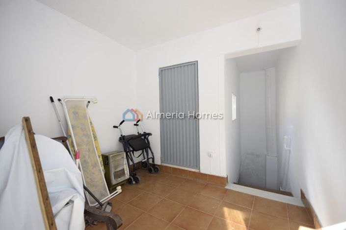 Image No.18-3 Bed Townhouse for sale