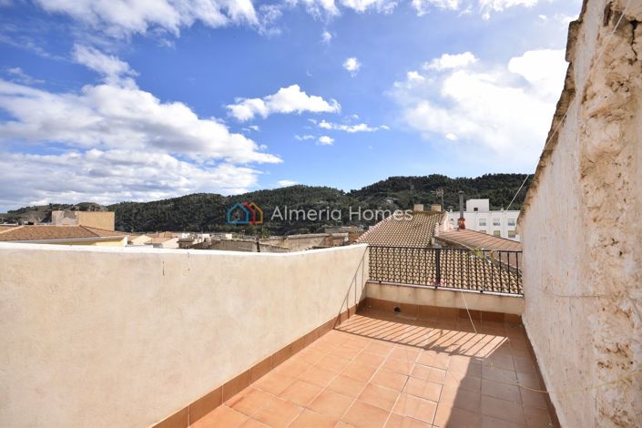 Image No.19-3 Bed Townhouse for sale