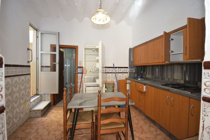 Image No.3-3 Bed Townhouse for sale