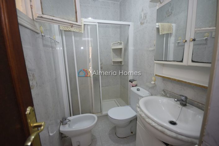 Image No.4-3 Bed Townhouse for sale