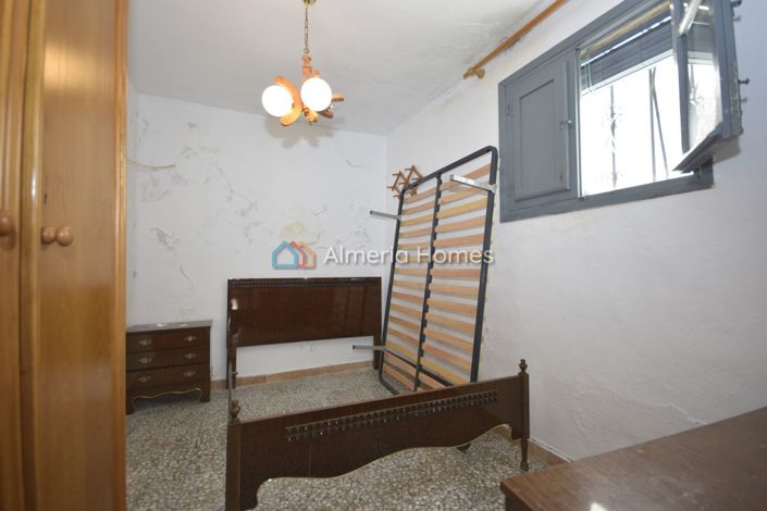 Image No.10-3 Bed Townhouse for sale