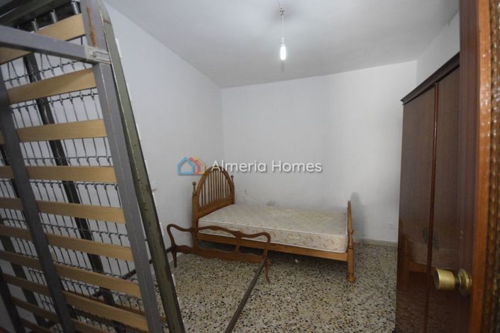 Image No.13-3 Bed Townhouse for sale