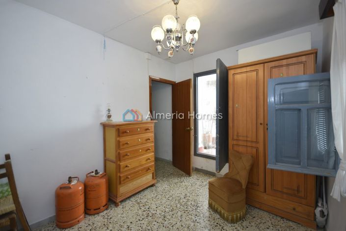 Image No.15-3 Bed Townhouse for sale