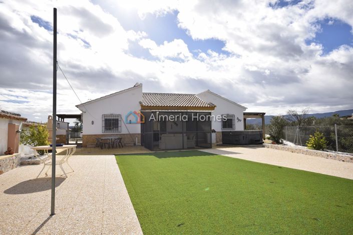 Image No.10-4 Bed Villa for sale