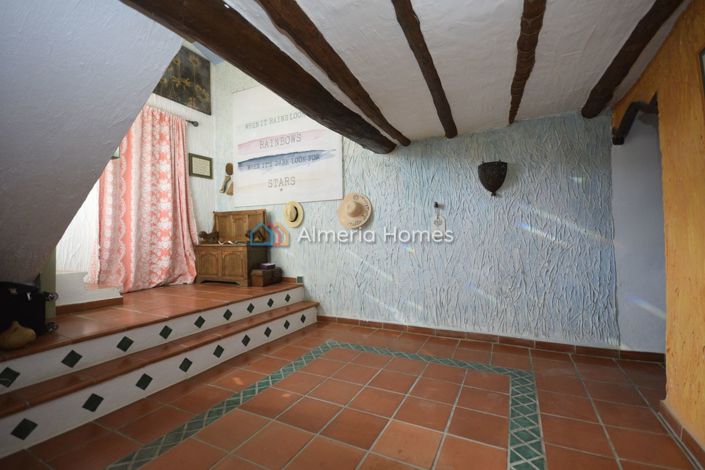 Image No.14-5 Bed Country House for sale