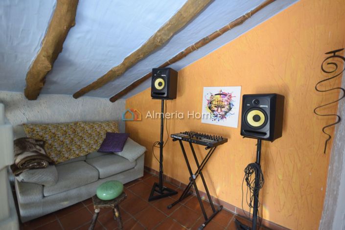 Image No.18-5 Bed Country House for sale