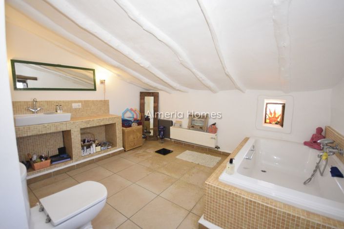 Image No.21-5 Bed Country House for sale