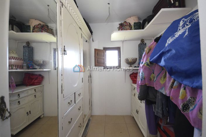 Image No.22-5 Bed Country House for sale