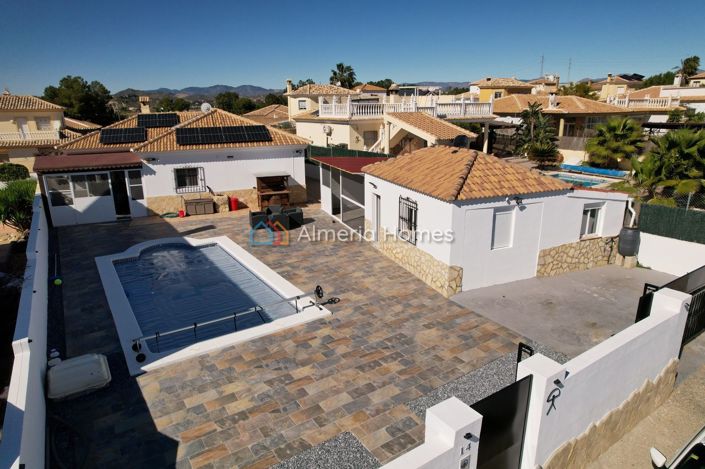 Image No.2-4 Bed Villa for sale