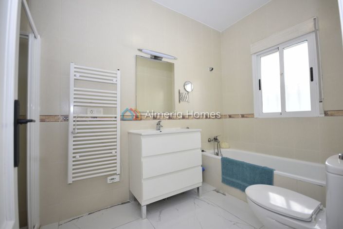 Image No.22-4 Bed Villa for sale